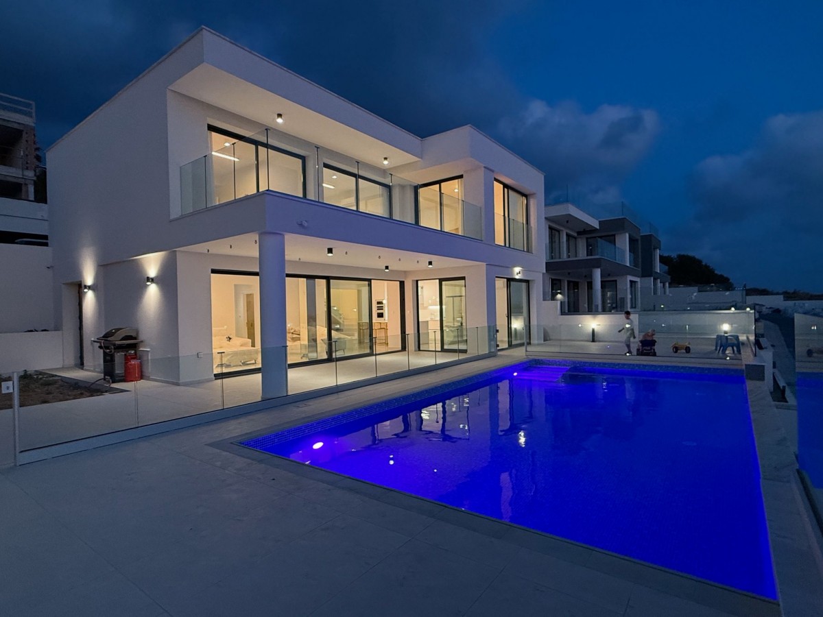 Detached Villa For Sale  in  Select Location