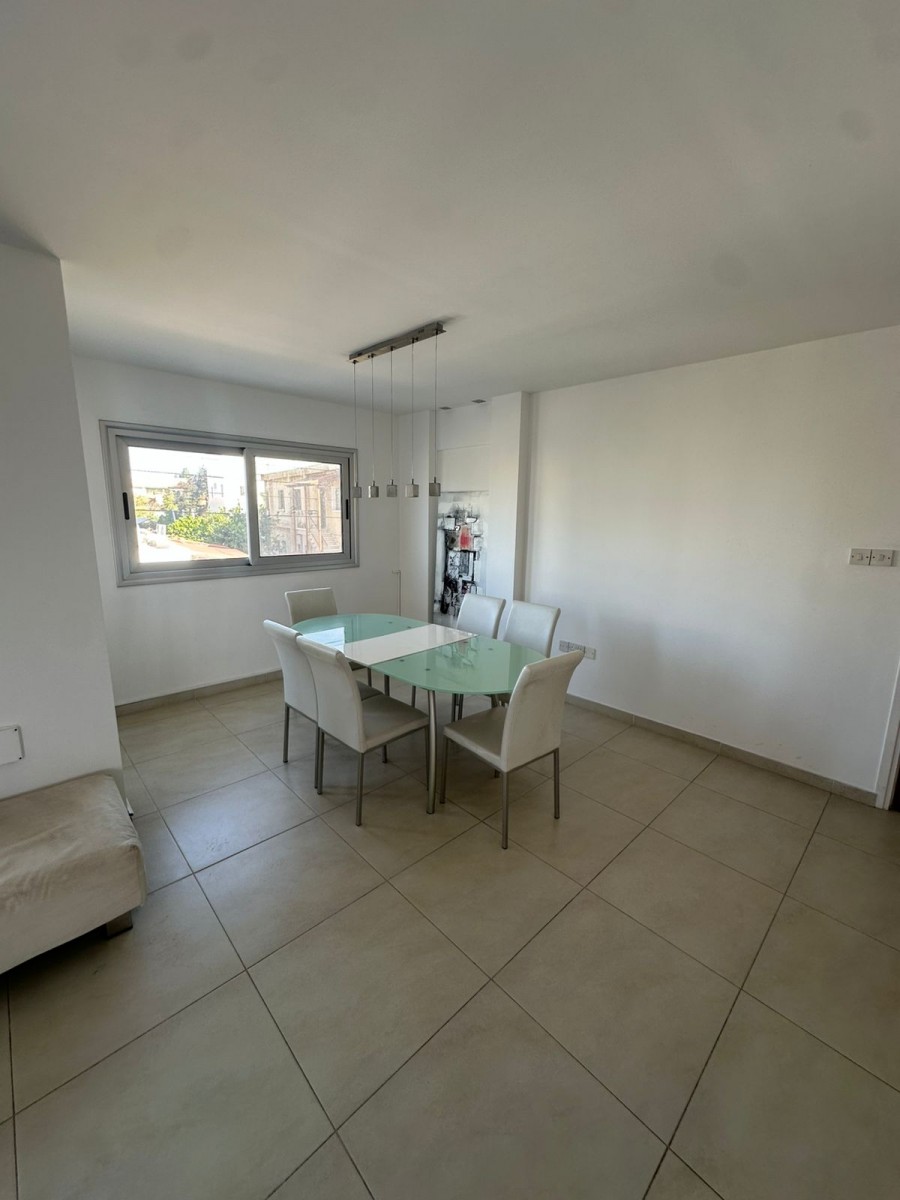 Floor Apartment For Rent  in  Paphos