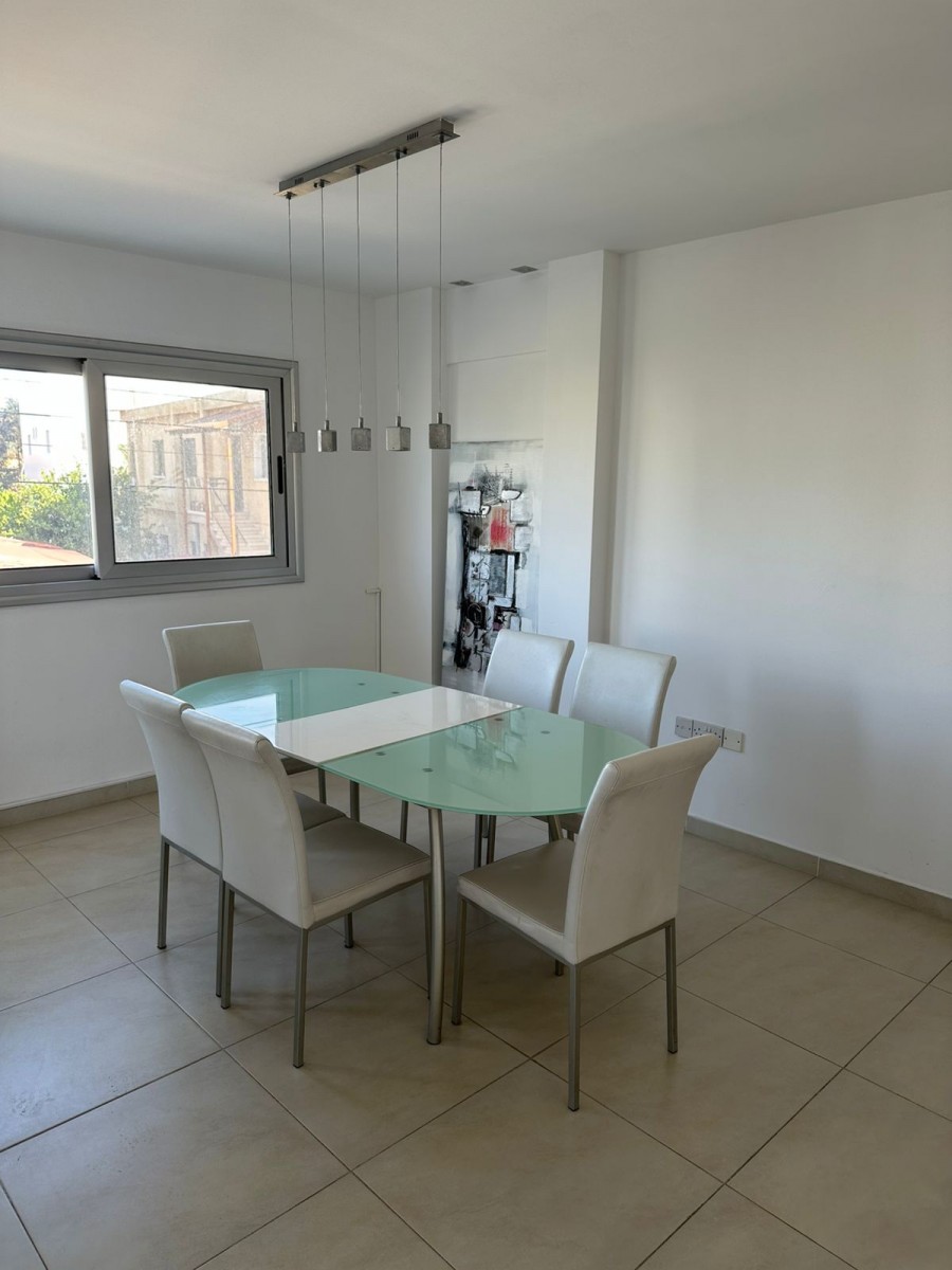 Floor Apartment For Rent  in  Paphos