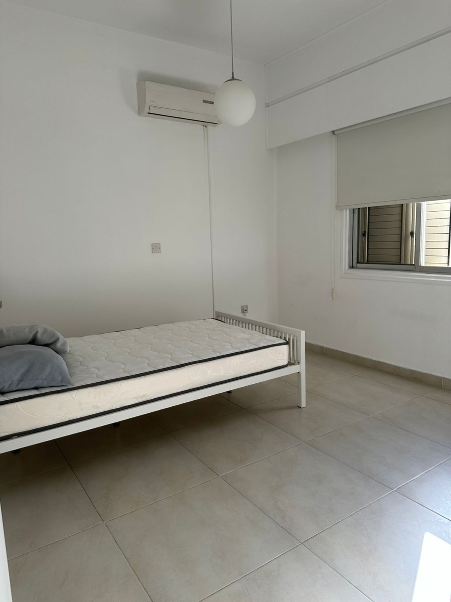 Floor Apartment For Rent  in  Paphos