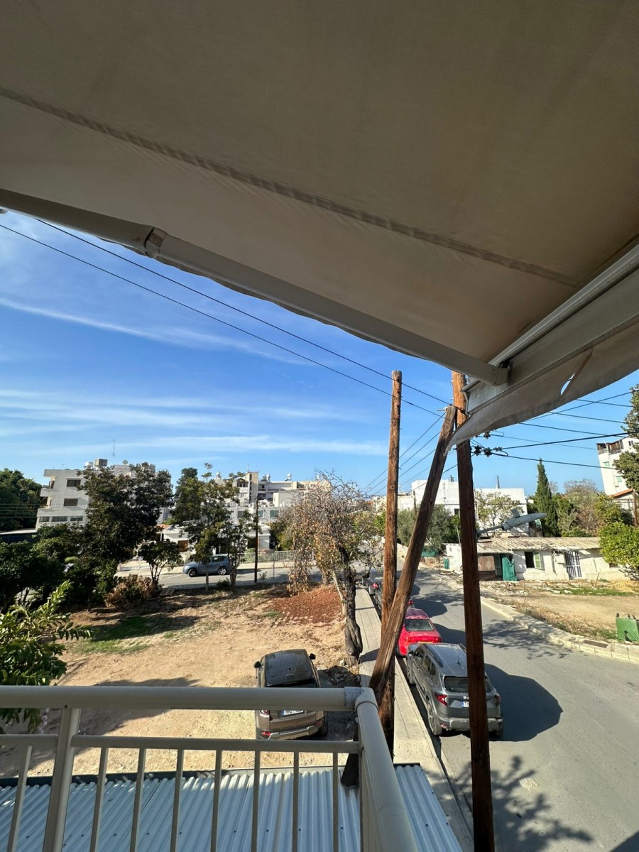 Floor Apartment For Rent  in  Paphos