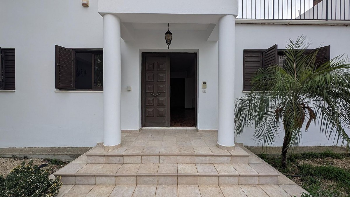 Elegant 3-bedroom semi-detached house in Engomi, Nicosia