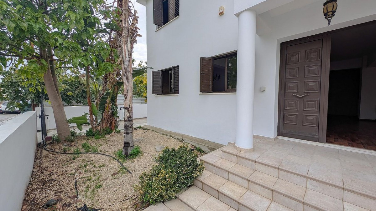 Elegant 3-bedroom semi-detached house in Engomi, Nicosia
