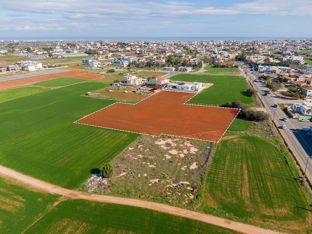 Field - Deryneia, Famagusta