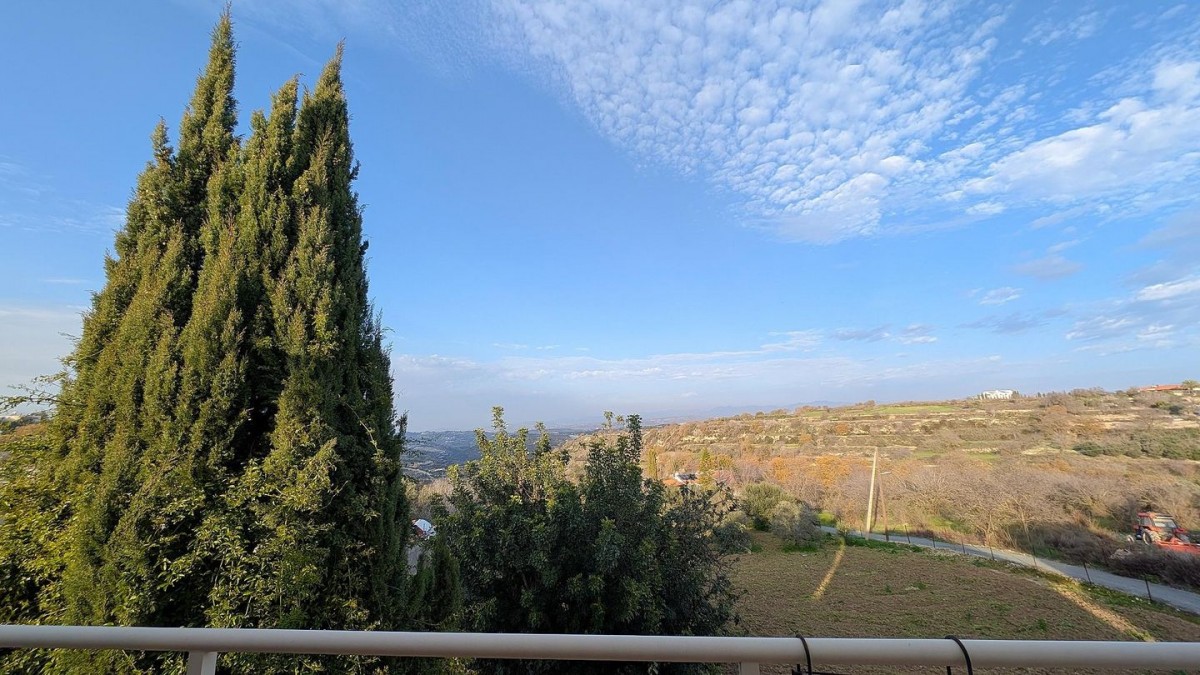 Three-bedroom villa in Tsada, Paphos