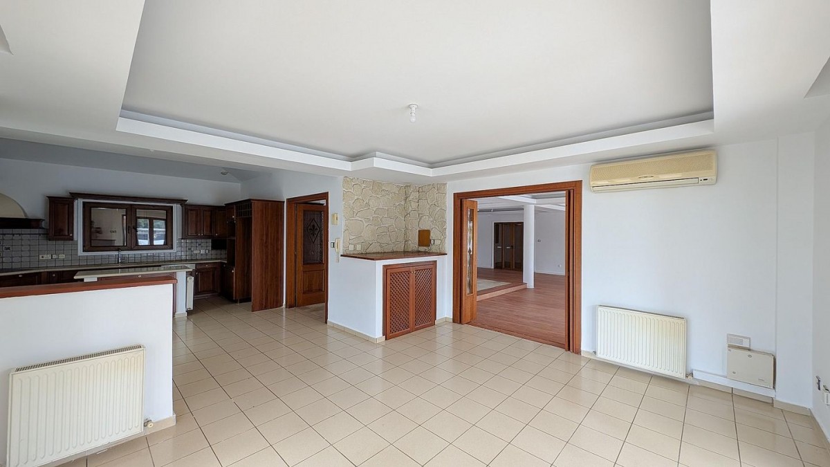 Luxurious Mansion in Agios Georgios, Latsia, Nicosia