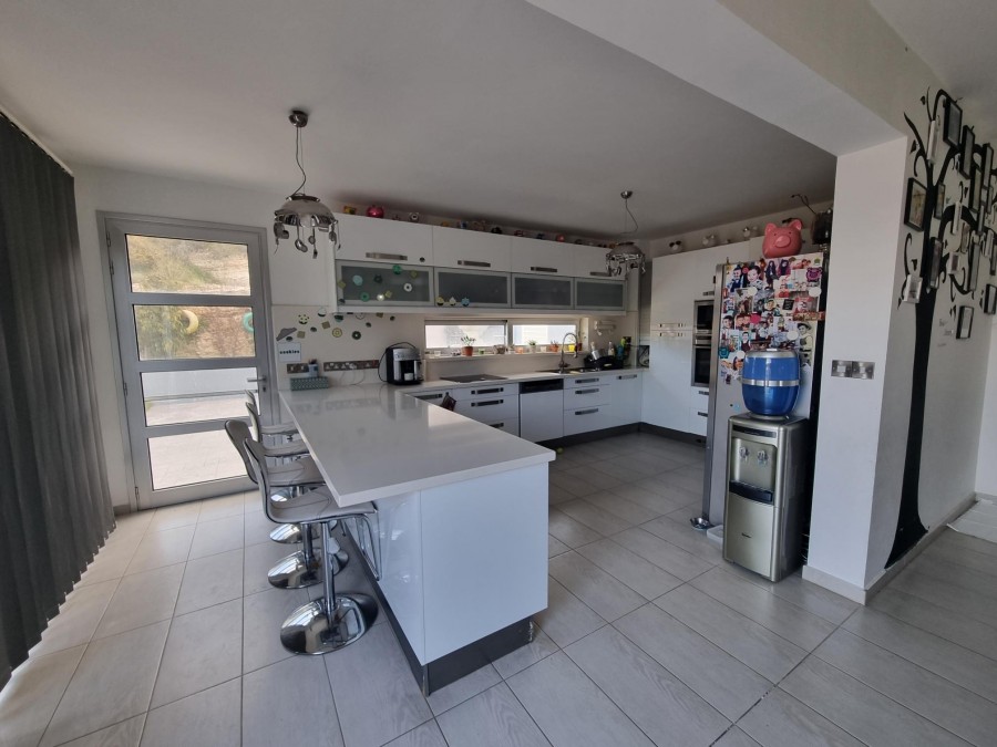 Detached Villa For Sale  in  Episkopi