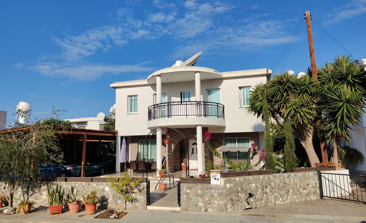 Kato Paphos - Universal Detached Villa For Sale | WW30987
