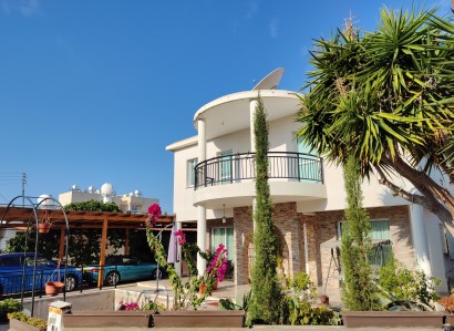 Kato Paphos - Universal Detached Villa For Sale | WW30987