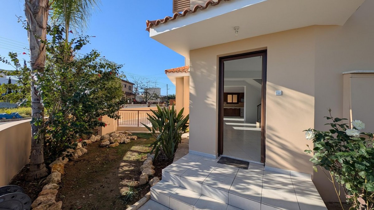 Two-Storey Semi-Detached House in Psimolofou, Nicosia