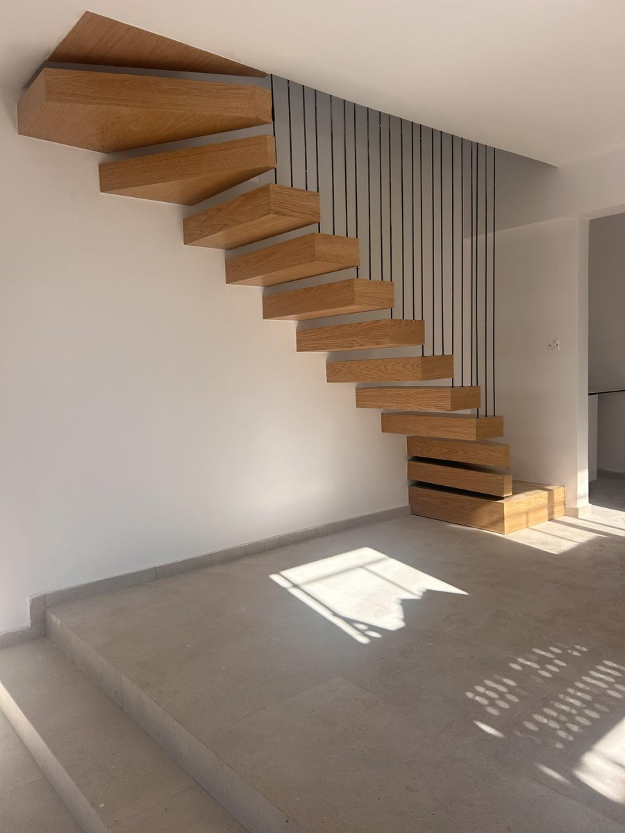 Town House / Maisonette For Sale  in  Petrideia