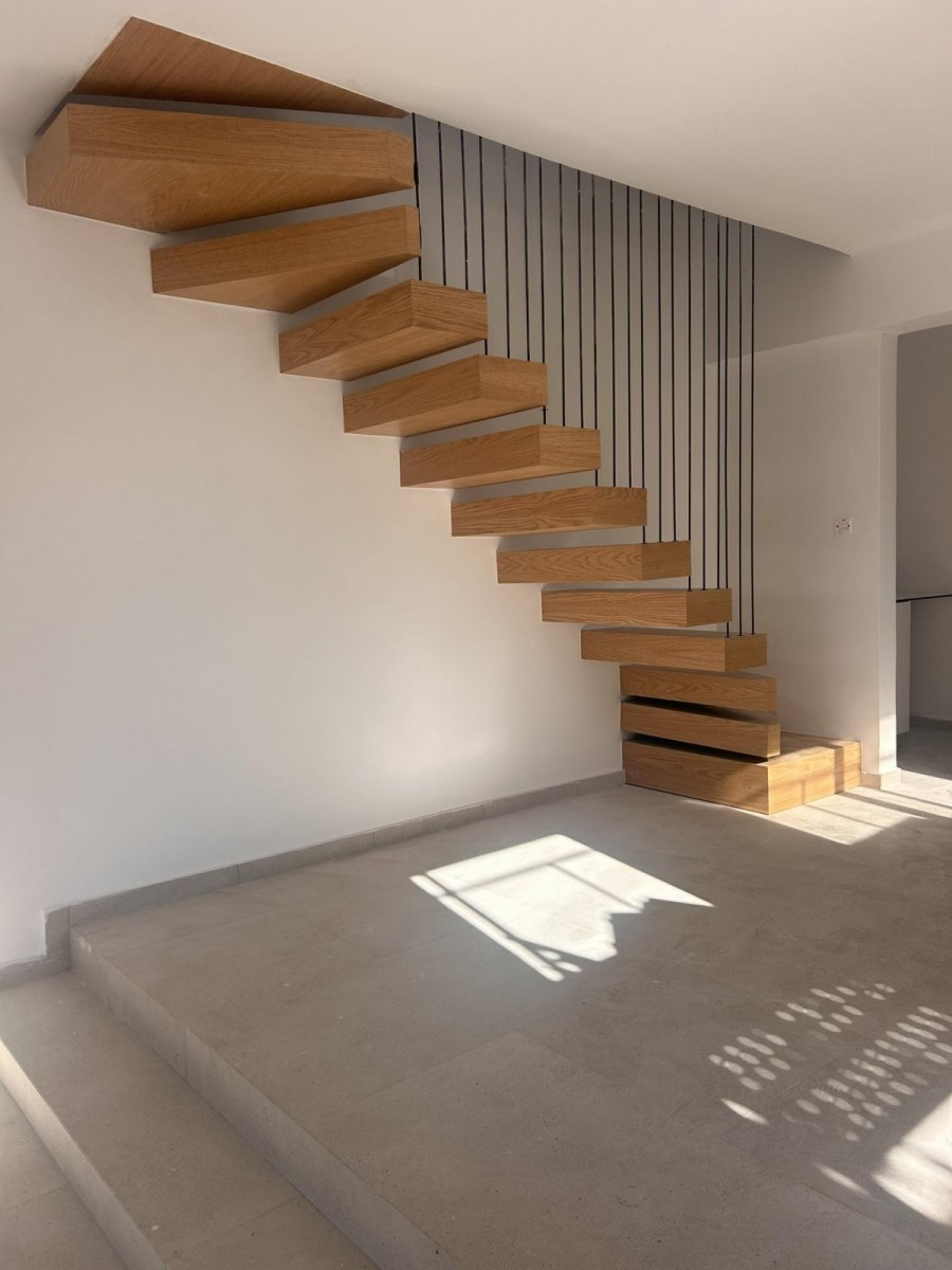 Town House / Maisonette For Sale  in  Petrideia