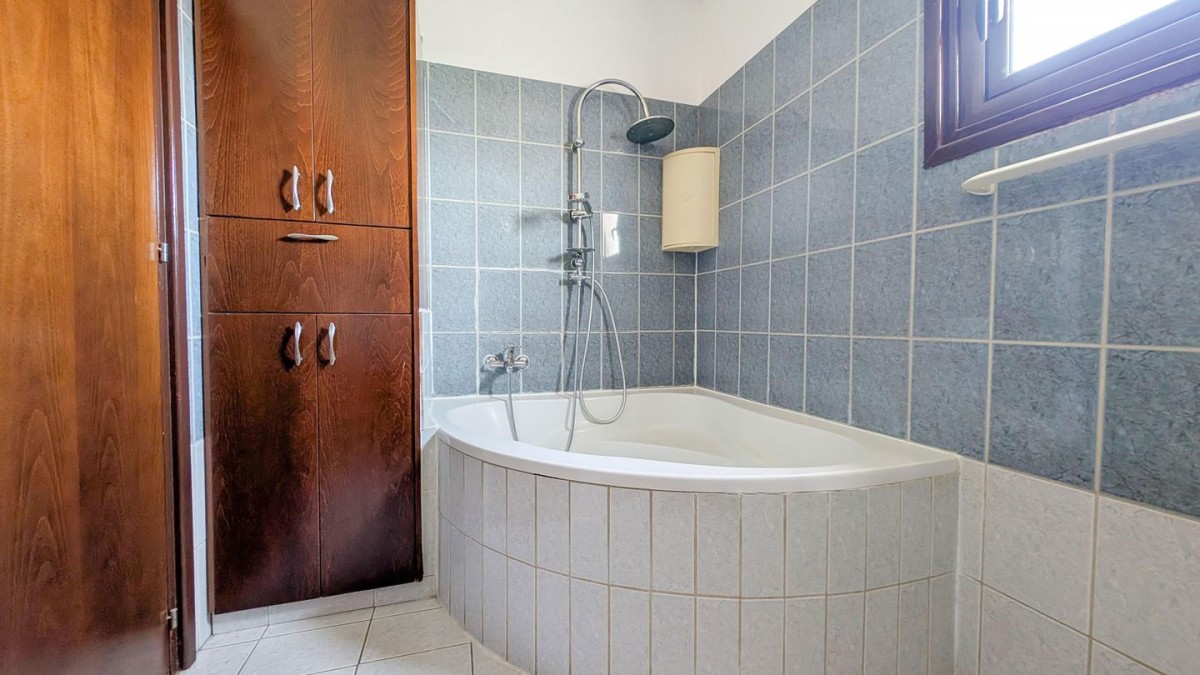Four-Bedroom Detached House in Tseri, Nicosia