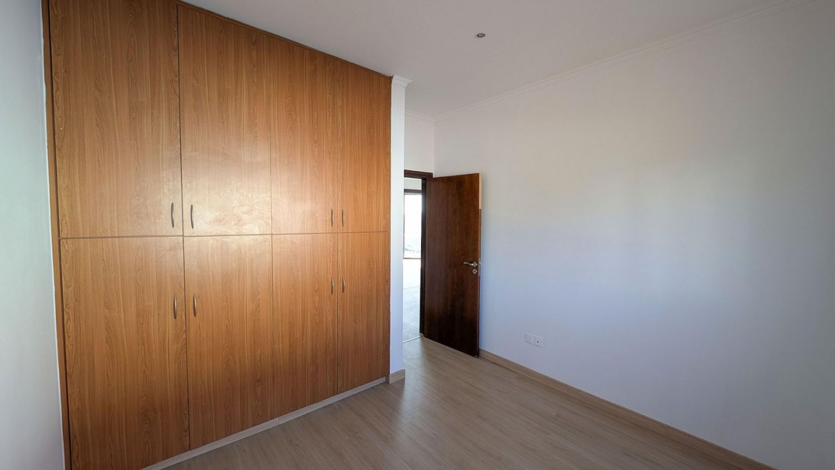 Four-Bedroom Detached House in Tseri, Nicosia