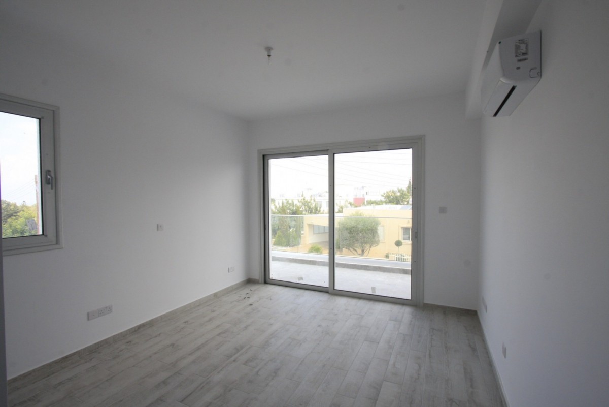 Detached Villa For Sale  in  Anavargos