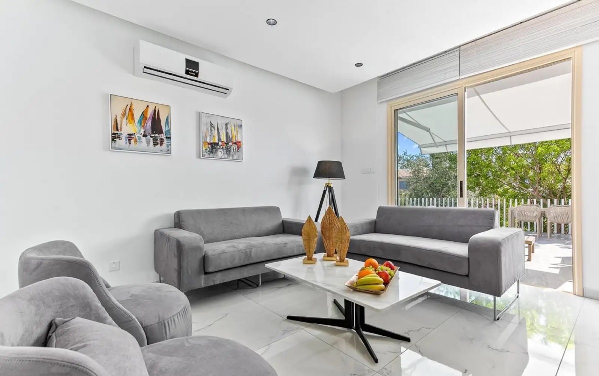 Detached Villa For Rent  in  Kato Paphos - Universal