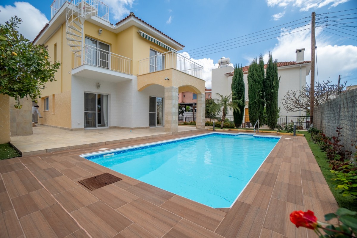 Detached Villa For Sale  in  Peyia