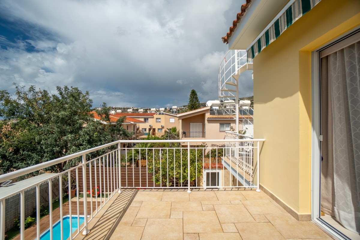 Detached Villa For Sale  in  Peyia