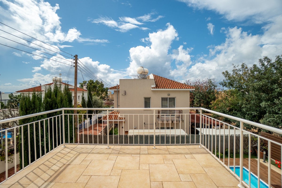 Detached Villa For Sale  in  Peyia