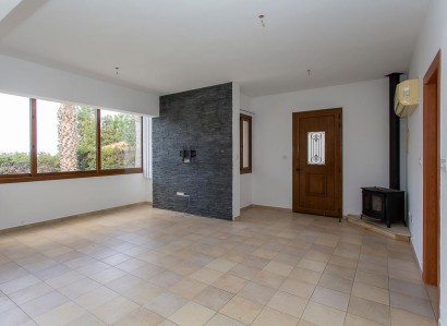 Kissonerga, Paphos Detached Villa For Sale | WW31097