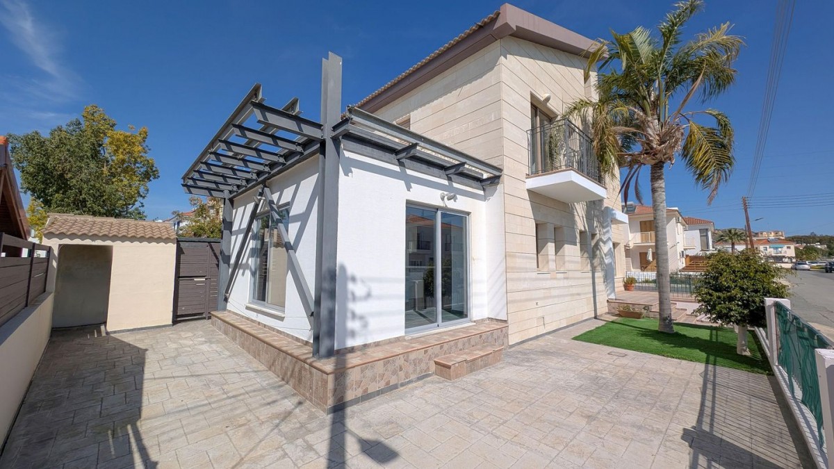 Semi-Detached House in Oroklini, Larnaca