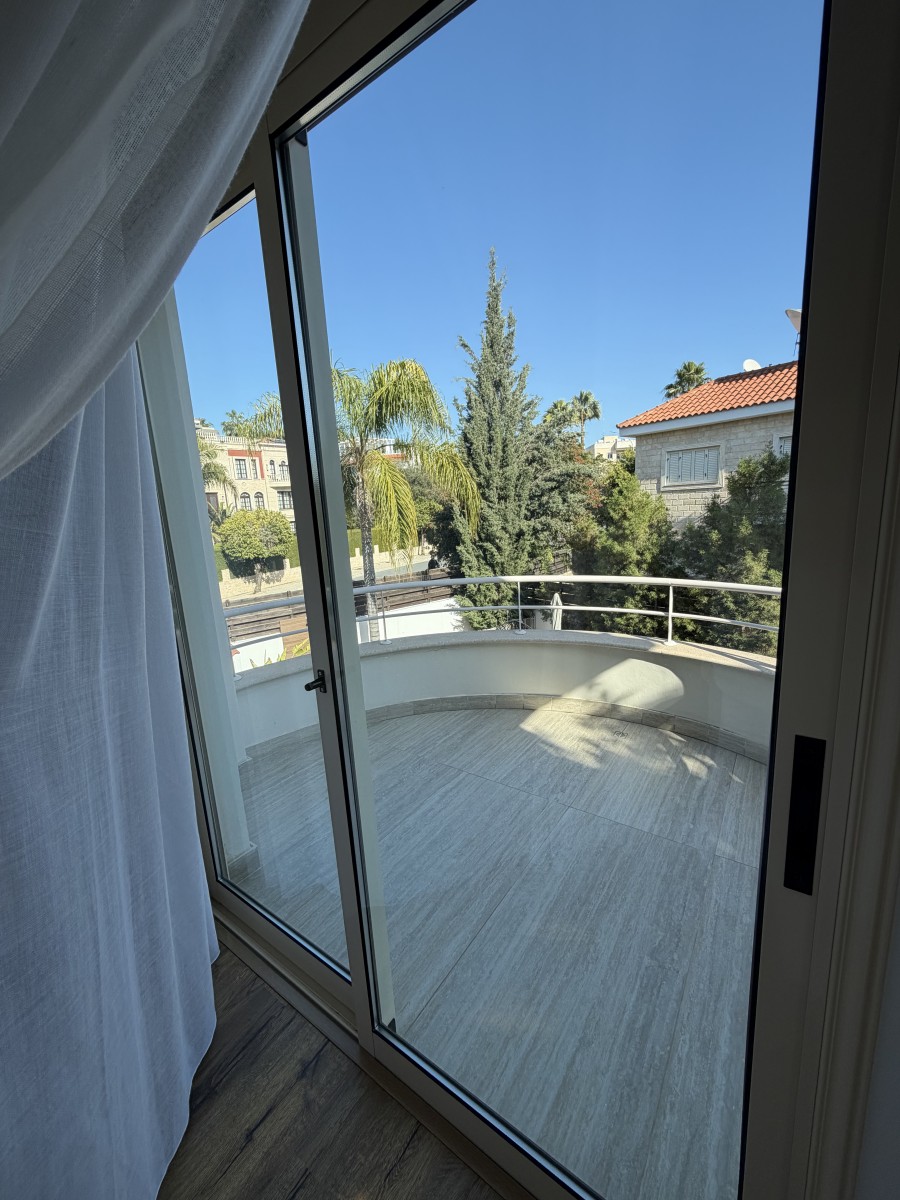 Detached Villa For Sale  in  Pyrgos