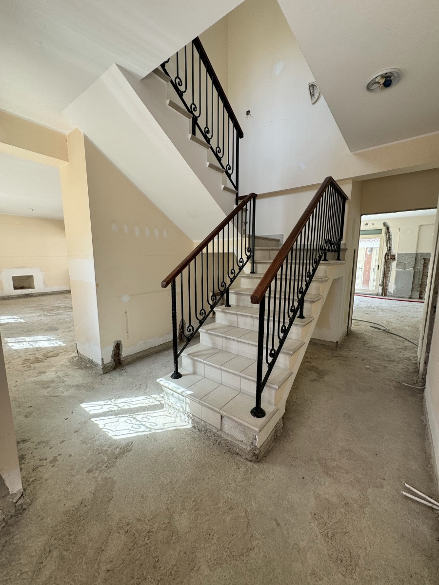 Detached Villa For Sale  in  Pyrgos