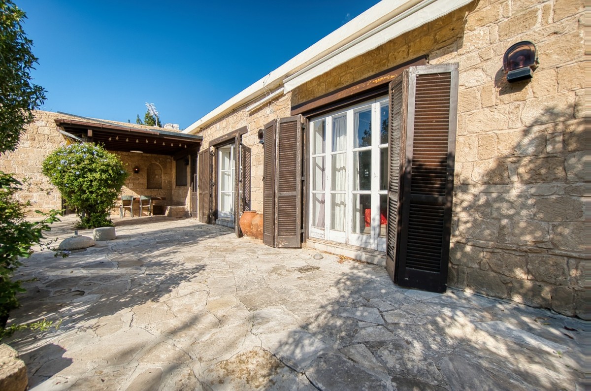 Bungalow For Sale  in  Mesogi