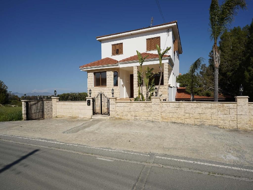 Ergates, Nicosia Detached Villa For Sale | WW31189