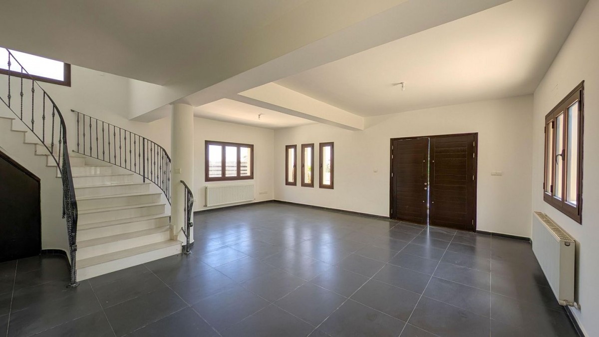 Four-Bedroom House in Lakatamia, Nicosia
