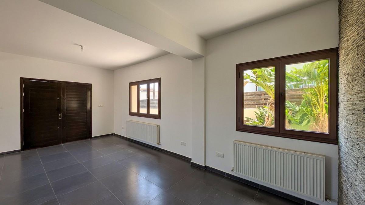 Four-Bedroom House in Lakatamia, Nicosia