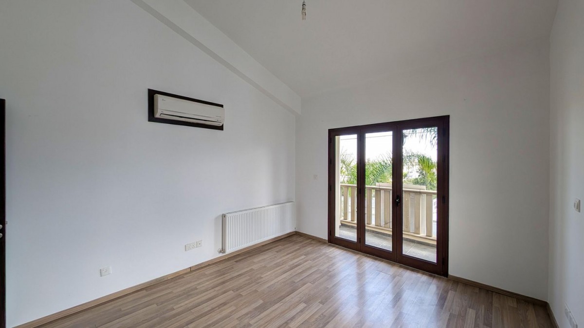 Four-Bedroom House in Lakatamia, Nicosia