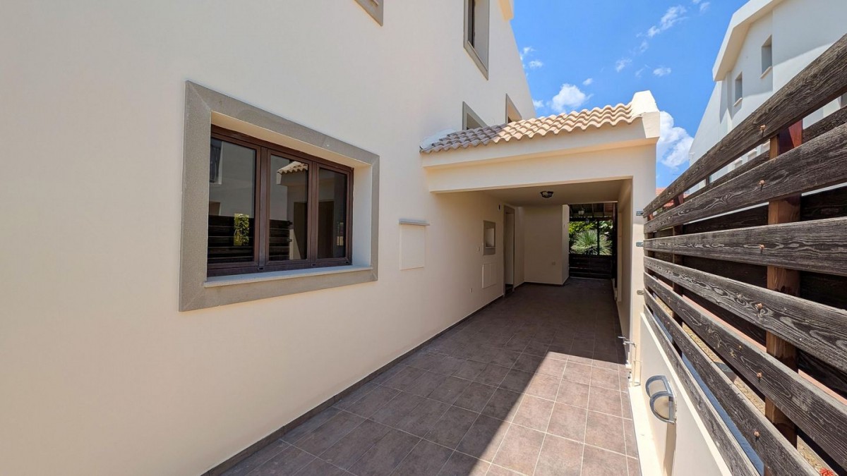 Four-Bedroom House in Lakatamia, Nicosia