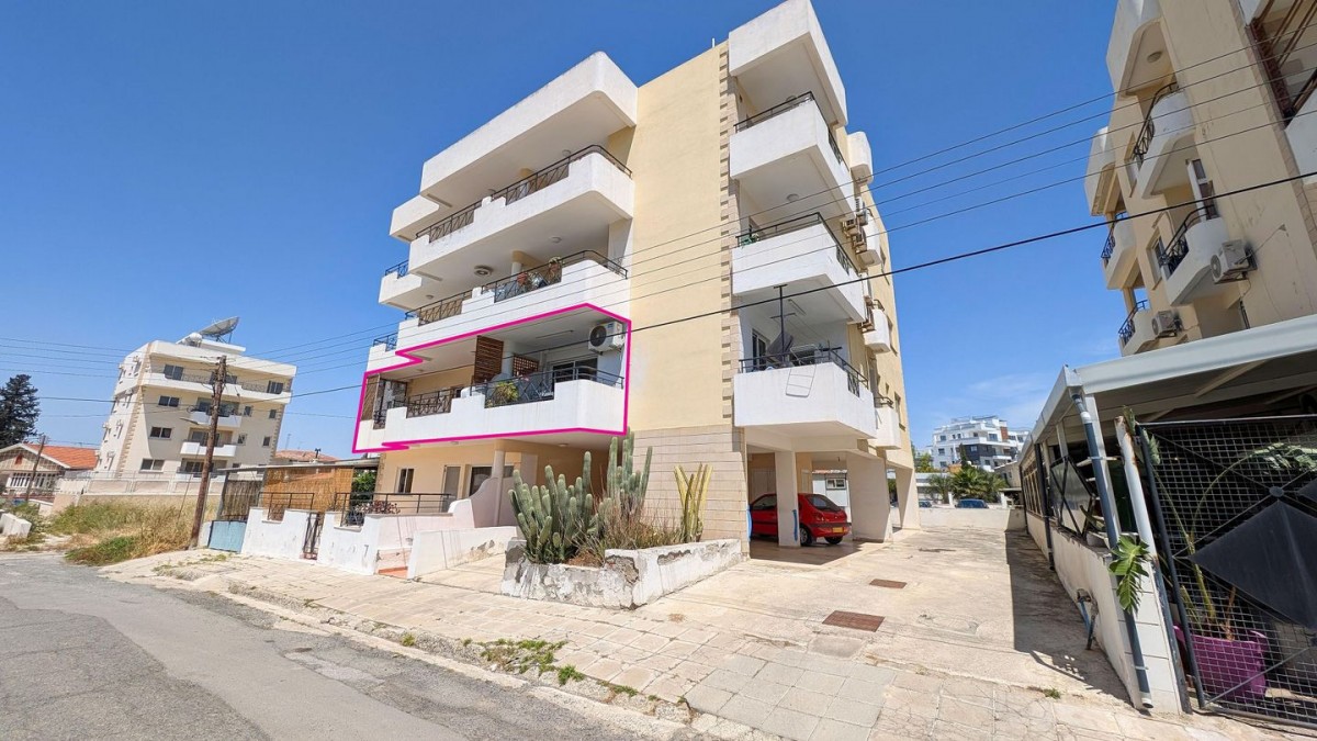 Three-bedroom apartment in Chrysopolitissa, Larnaca