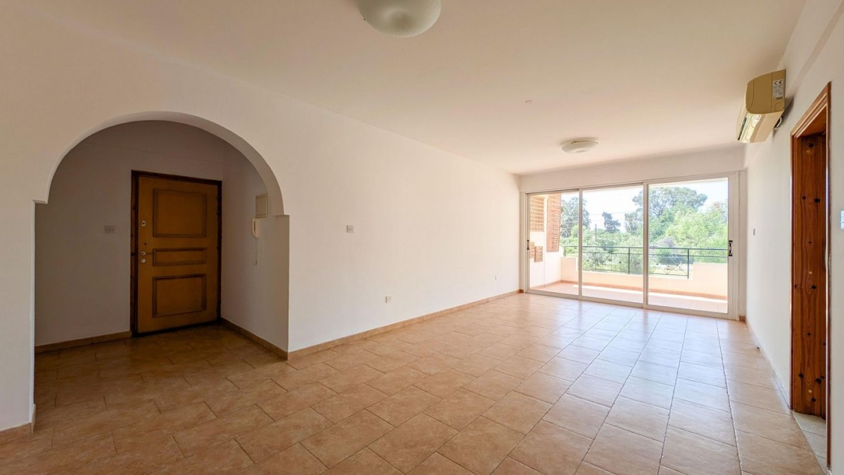Three-bedroom apartment in Chrysopolitissa, Larnaca