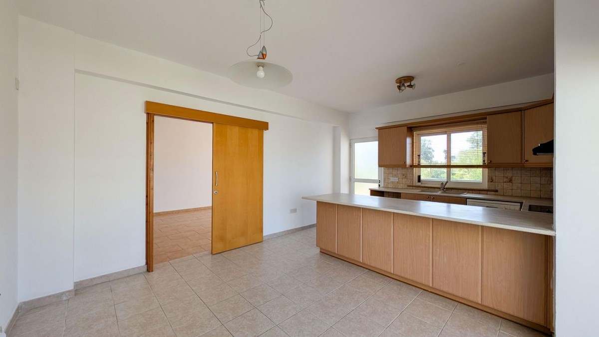 Three-bedroom apartment in Chrysopolitissa, Larnaca