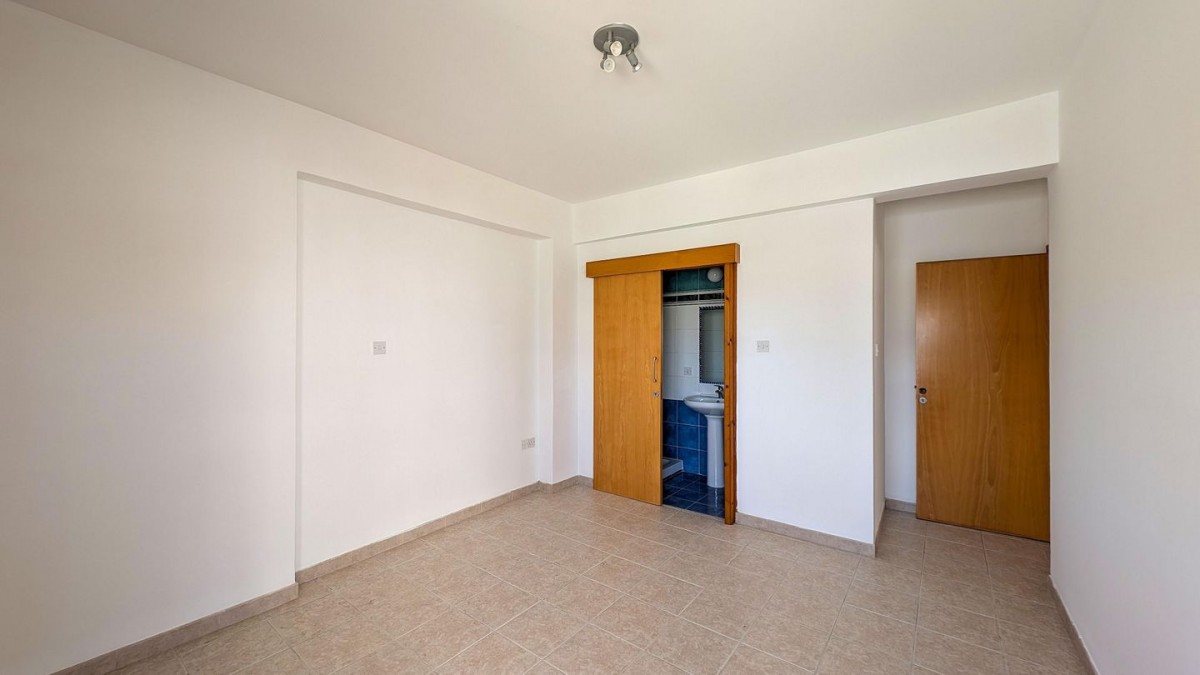 Three-bedroom apartment in Chrysopolitissa, Larnaca
