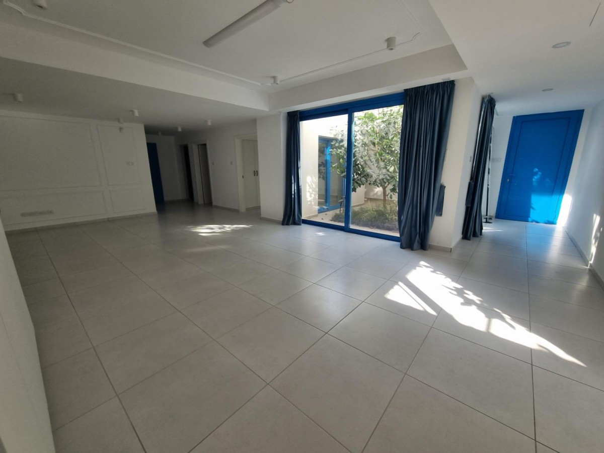 Semi Detached Villa For Rent  in  Chlorakas