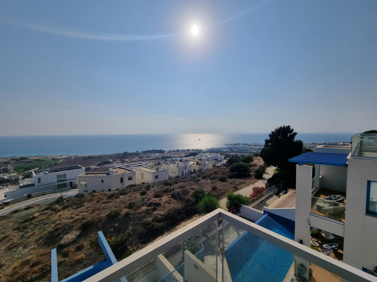 Semi Detached Villa For Rent  in  Chlorakas