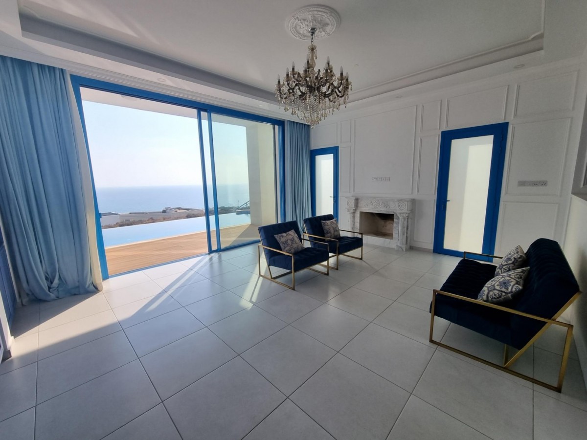 Semi Detached Villa For Rent  in  Chlorakas
