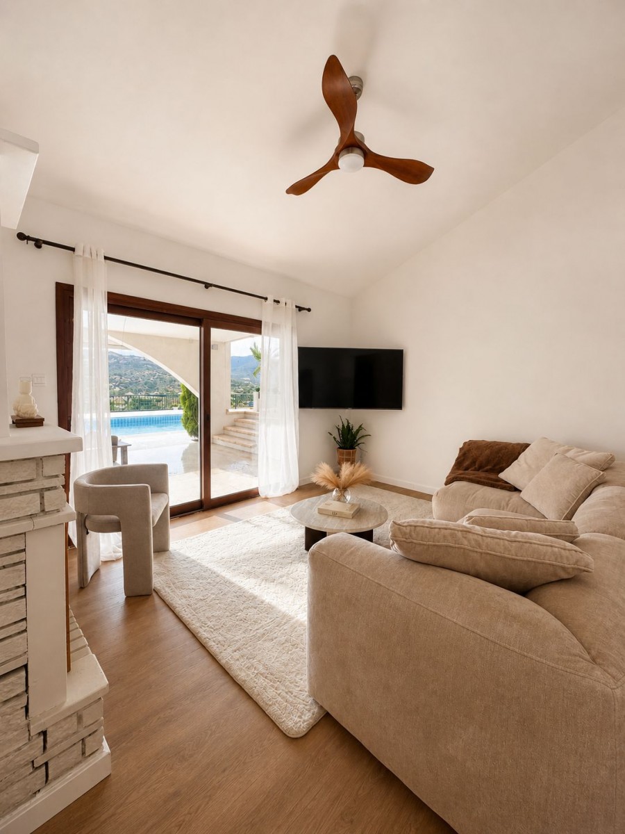 Detached Villa For Sale  in  Foinikaria