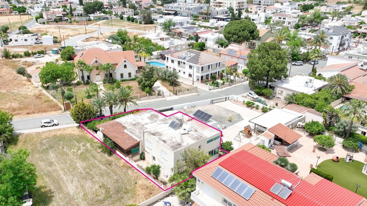 Three-Bedroom House in Dali, Nicosia
