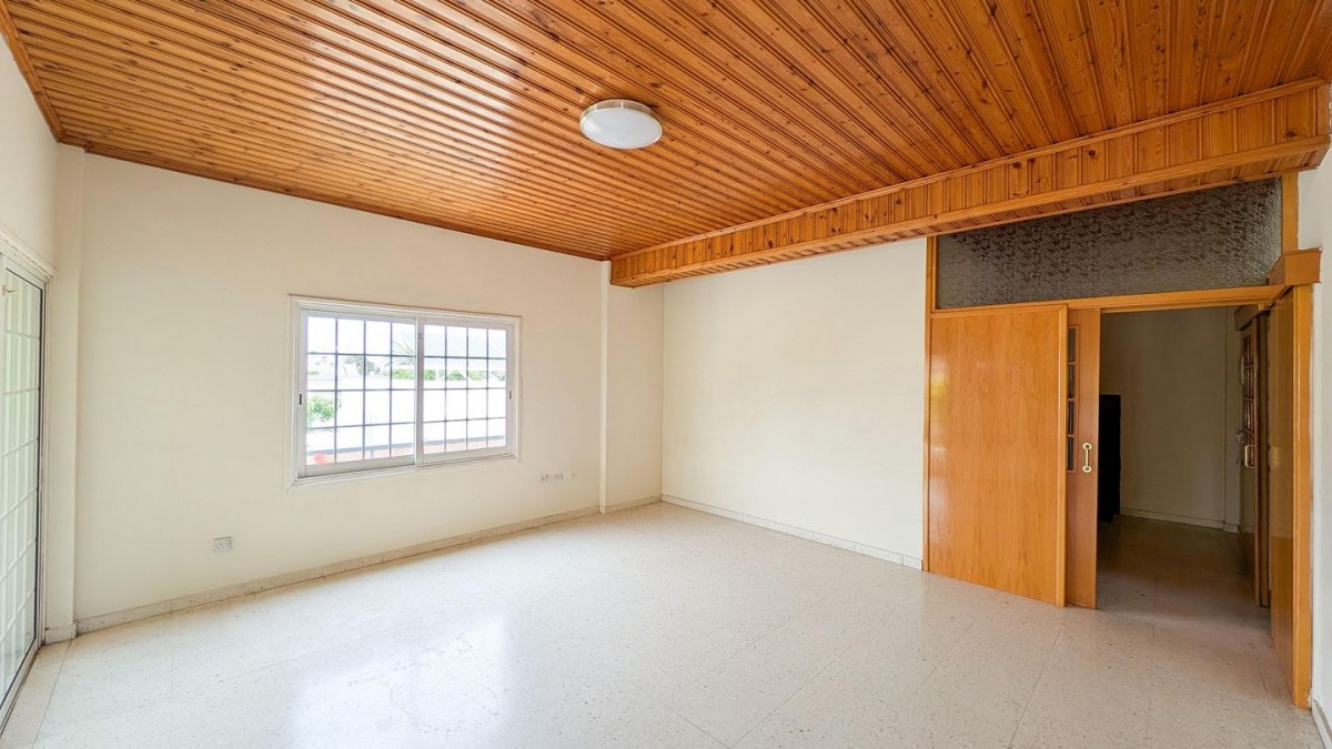 Three-Bedroom House in Dali, Nicosia