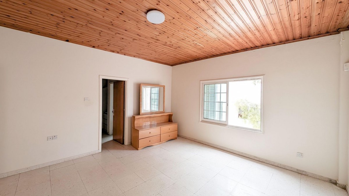 Three-Bedroom House in Dali, Nicosia