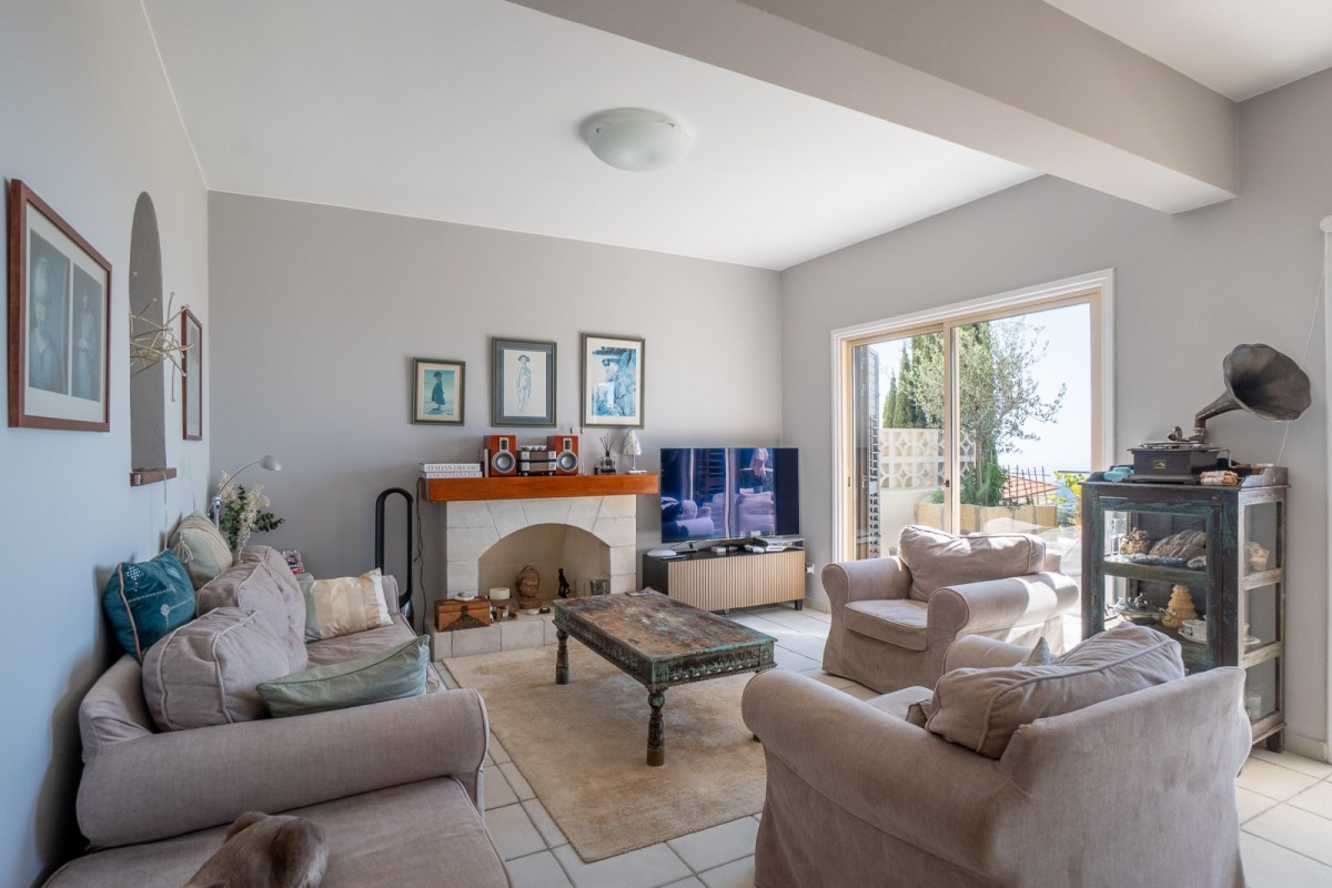 Detached Villa For Sale  in  Tsada