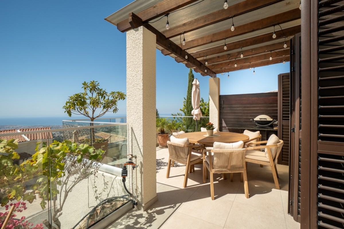 Detached Villa For Sale  in  Tsada