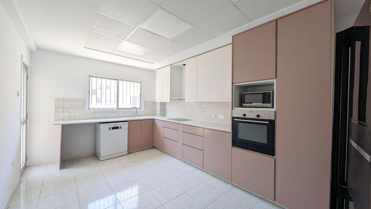 Three-Bedroom Apartment in Panagia, Nicosia