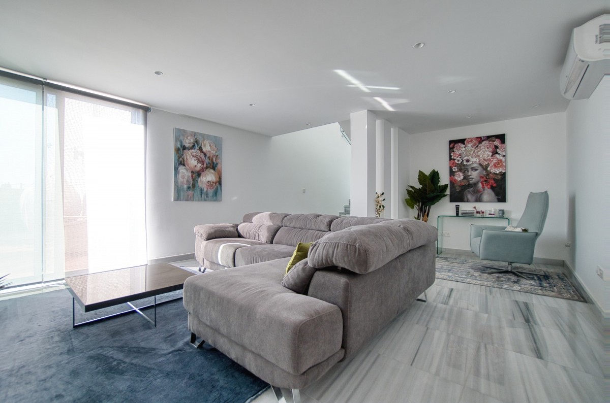 Detached Villa For Sale  in  Peyia - Sea Caves