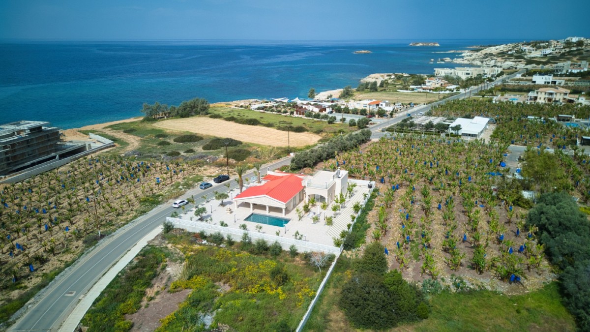 Bungalow For Sale  in  Peyia - Sea Caves