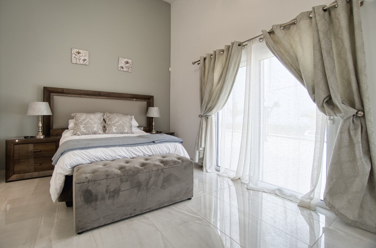 Bungalow For Sale  in  Peyia - Sea Caves